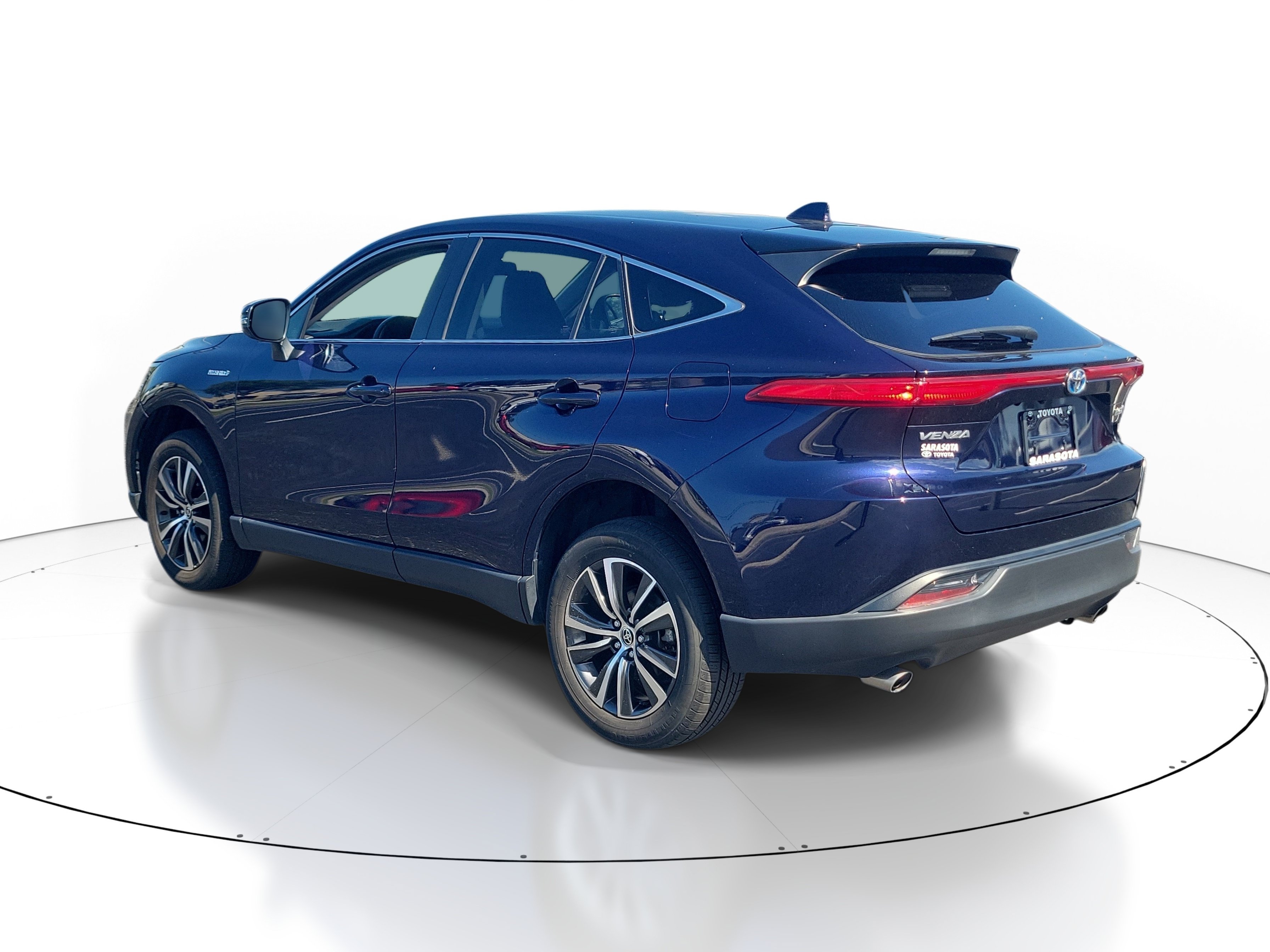 Used 2021 Toyota Venza LE AWD/4WD image 4