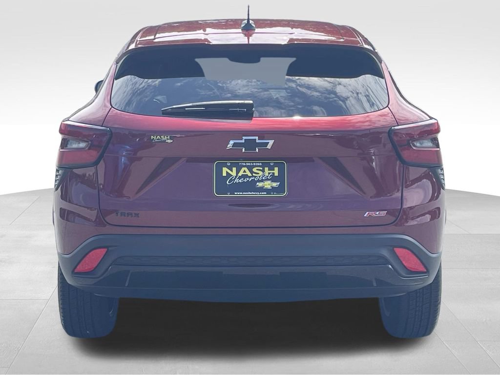 Used 2024 Chevrolet Trax RS w/ Sunroof Package FWD image 4