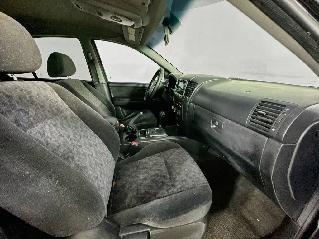 Used 2008 Kia Sorento 2WD w/ Sport Pkg image 30