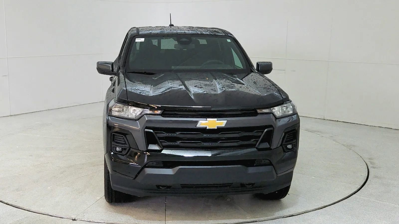 Used 2024 Chevrolet Colorado LT w/ LT Convenience Package image 2