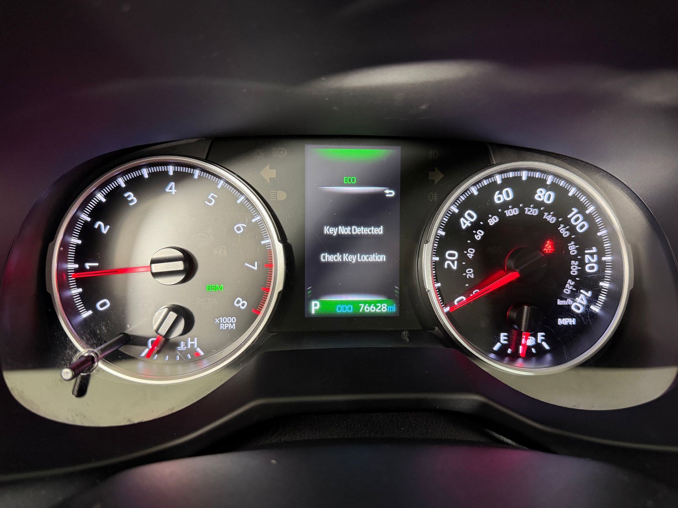 Used 2022 Toyota RAV4 XLE FWD image 16