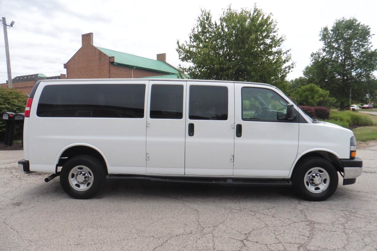 Used 2020 Chevrolet Express 3500 LT w/ LT Preferred Equipment Group RWD image 16