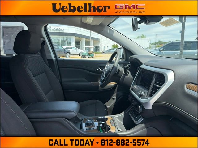 Used 2023 GMC Acadia SLE w/ Driver Convenience Package FWD image 2