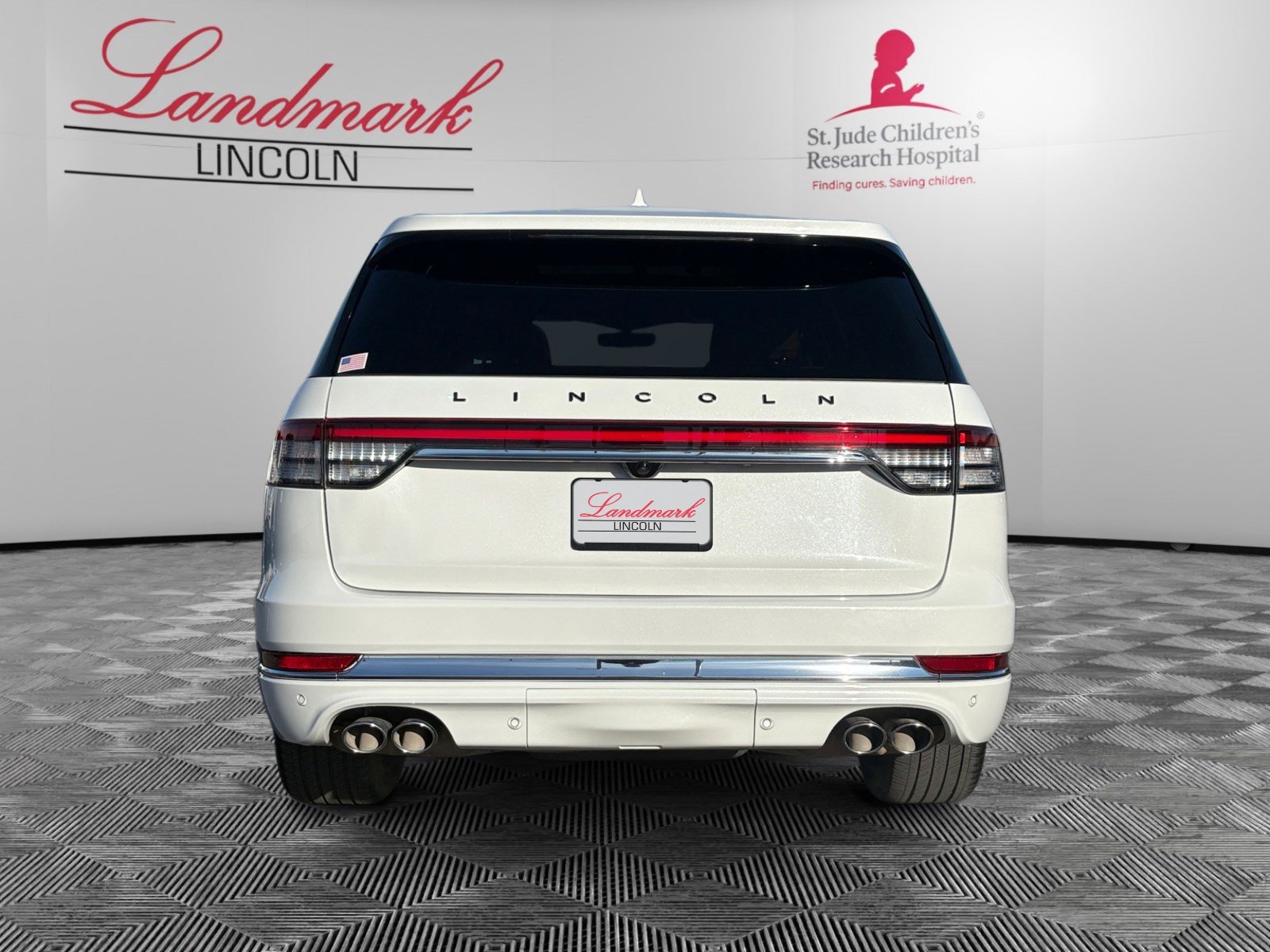 Certified 2023 Lincoln Aviator Black Label w/ Dynamic Handling Package image 4