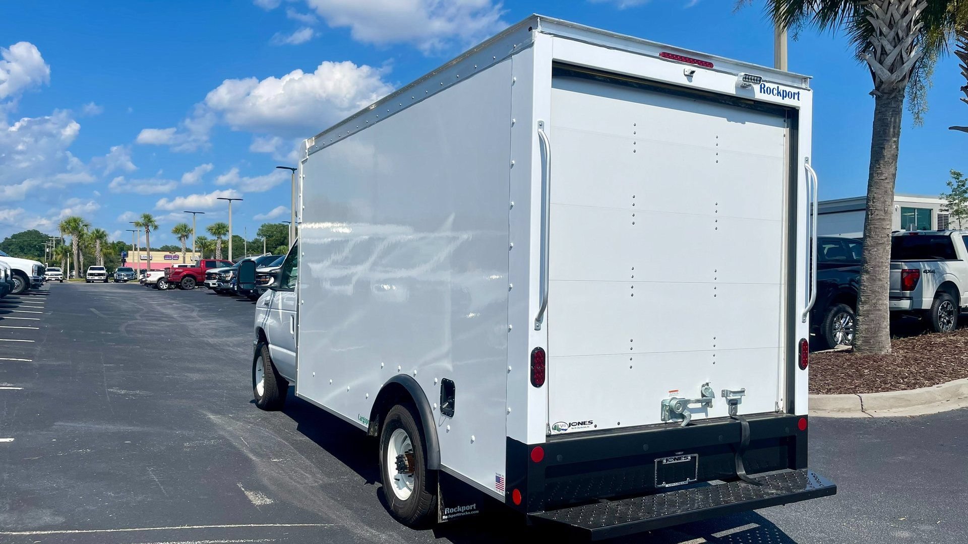 New 2025 Ford E-350 and Econoline 350 Super Duty w/ Power Equipment Group RWD image 9