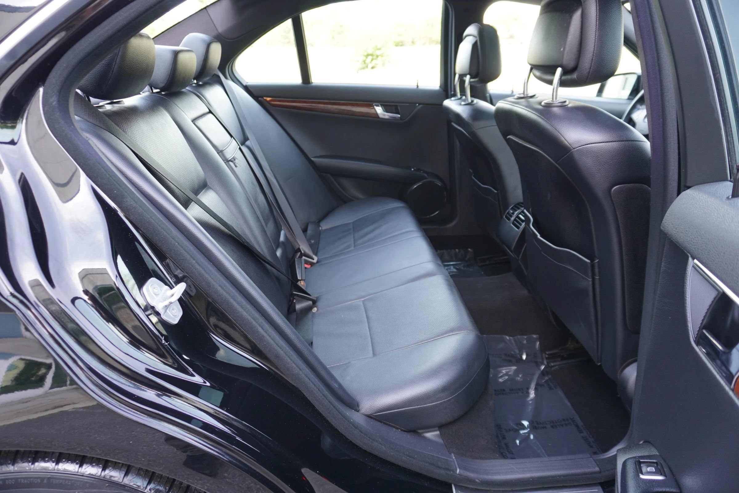 Used 2011 Mercedes-Benz C 300 Sedan image 12