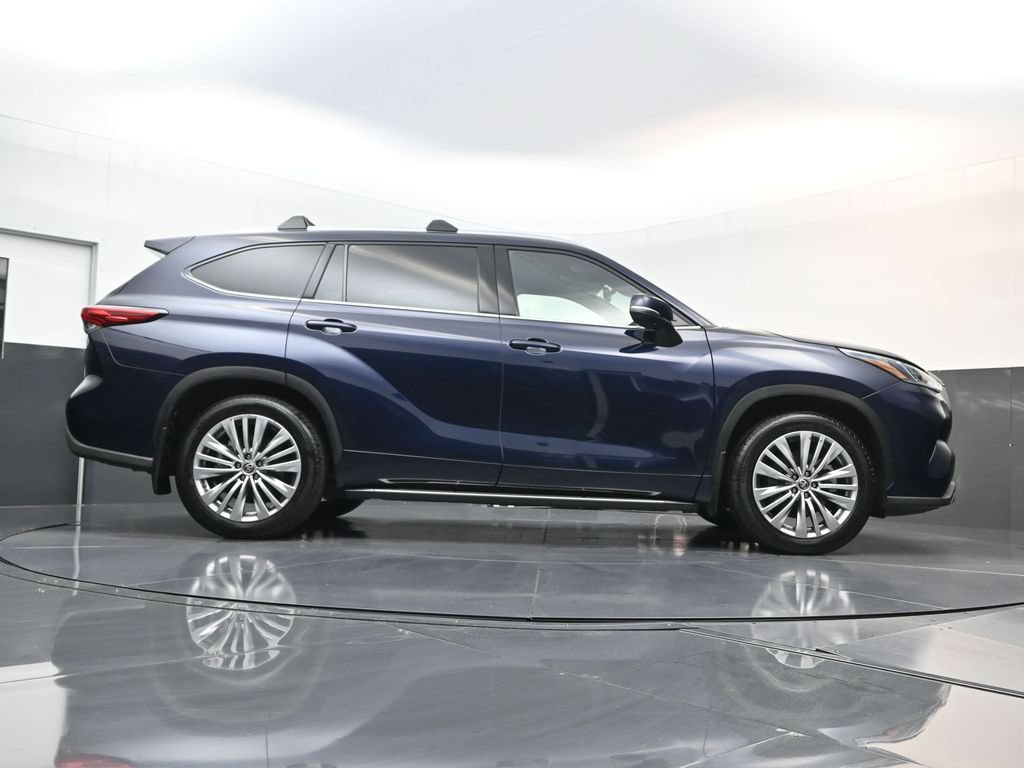 Used 2022 Toyota Highlander Platinum AWD/4WD image 22
