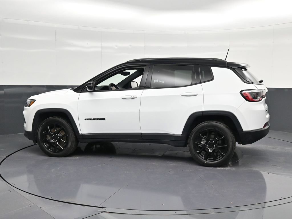 Used 2023 Jeep Compass Altitude AWD/4WD image 8
