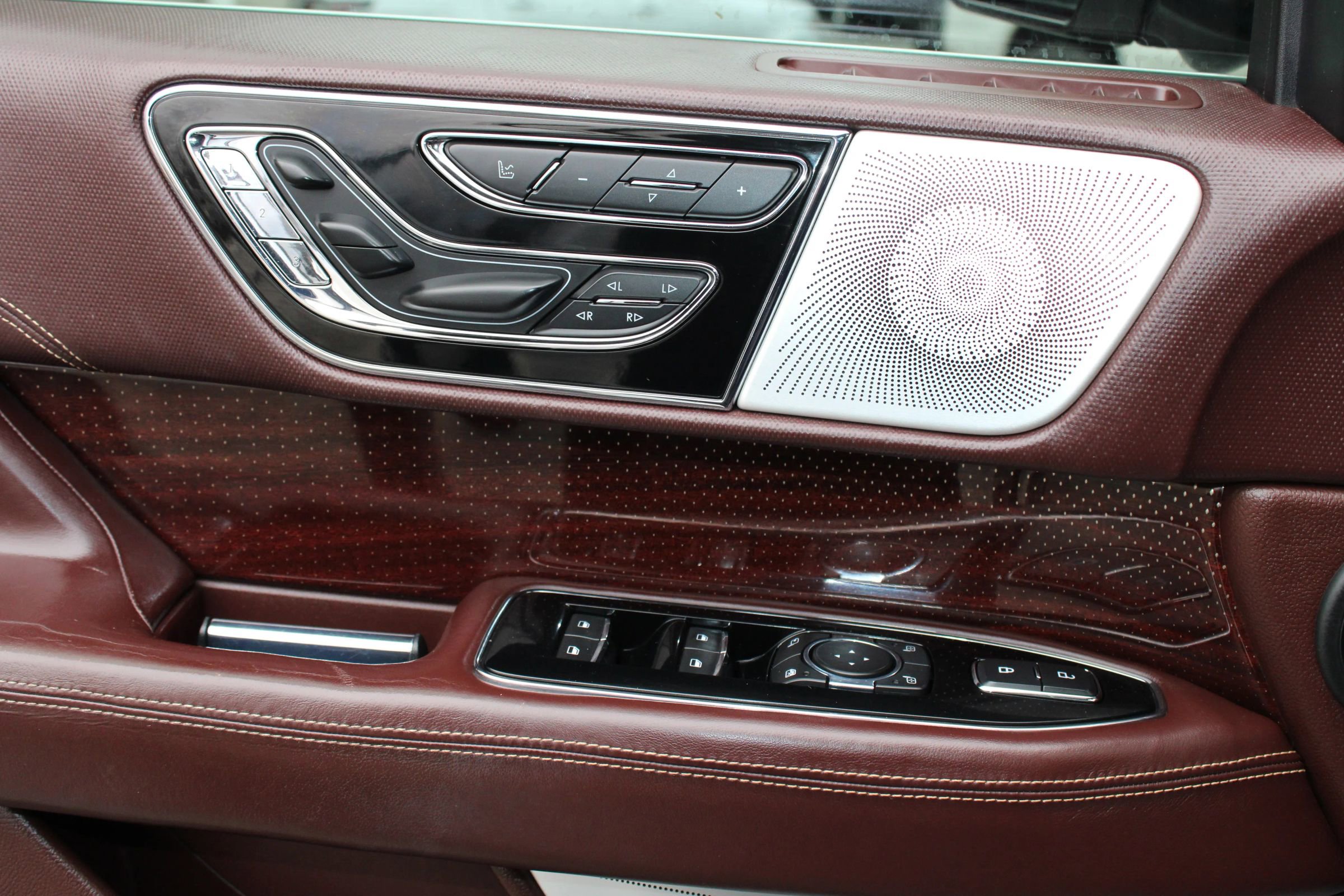 Used 2018 Lincoln Navigator L Black Label w/ Cargo Package image 27