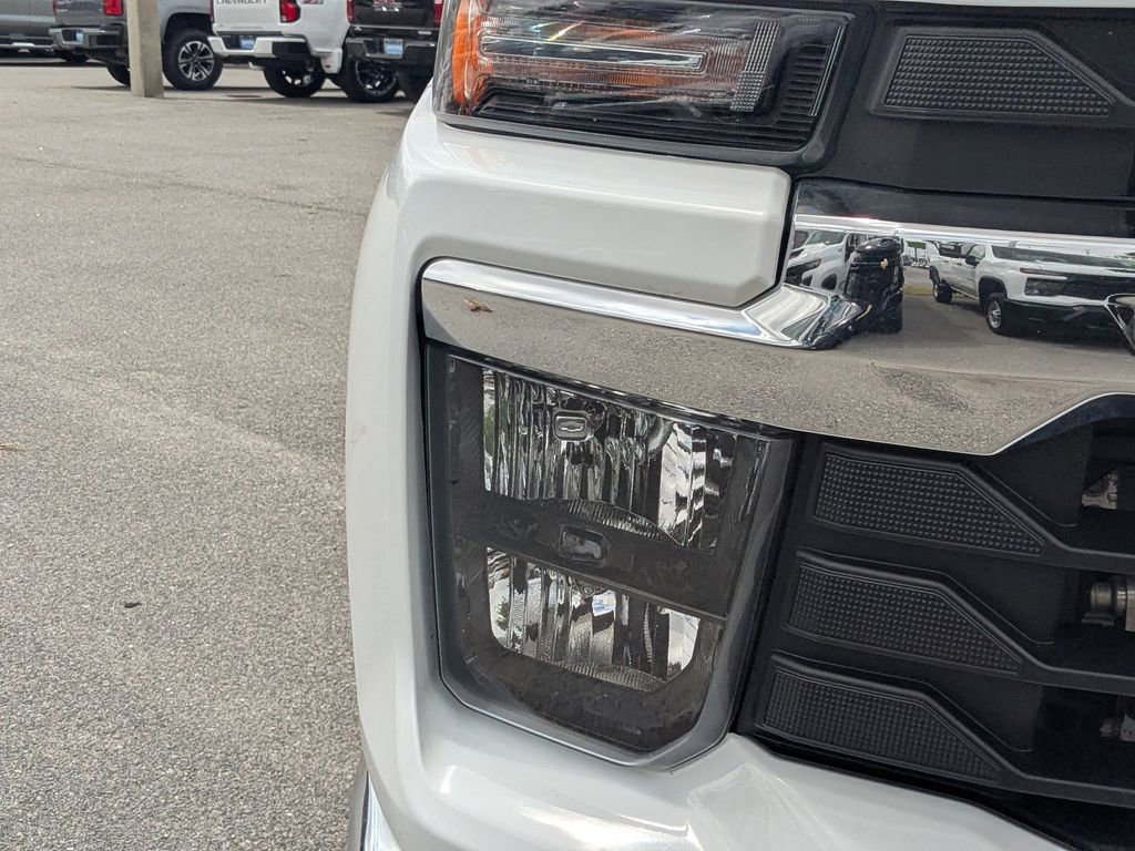 Certified 2025 Chevrolet Silverado 3500 LT w/ Safety Package AWD/4WD image 9