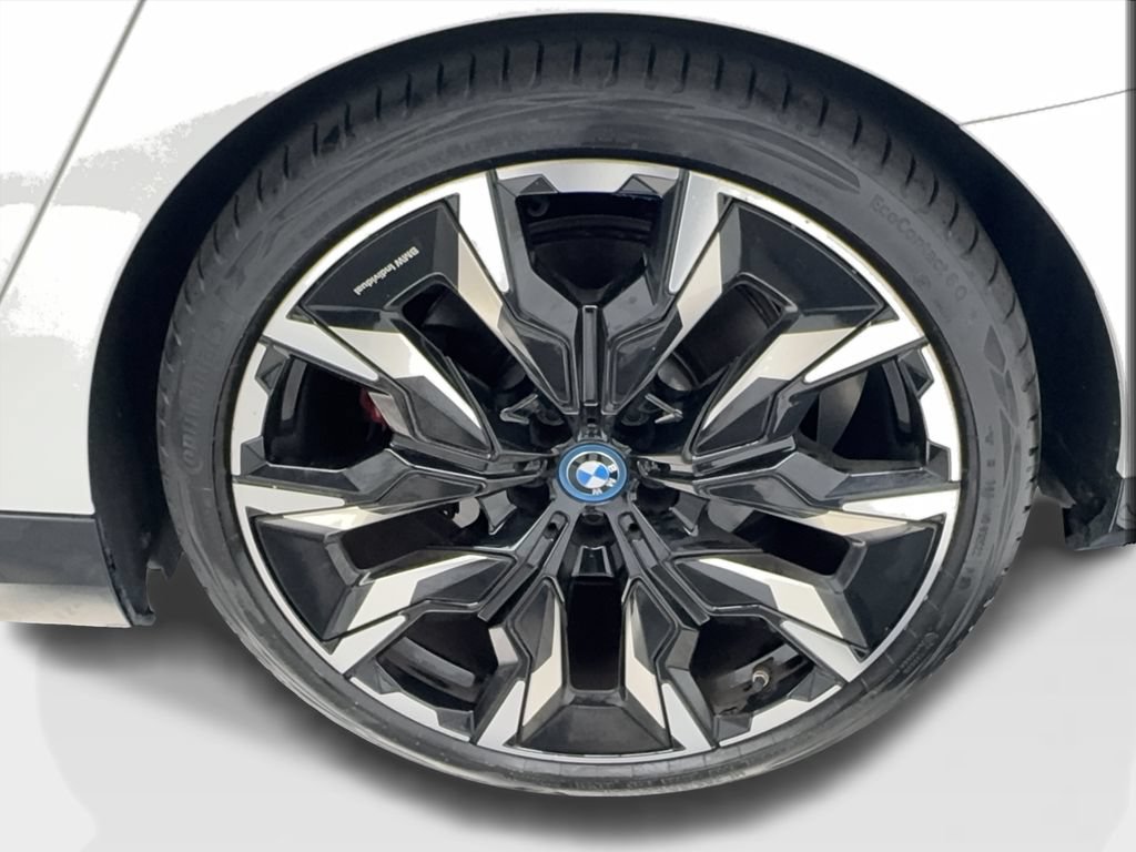 Used 2024 BMW i5 eDrive40i w/ Executive Package RWD image 12