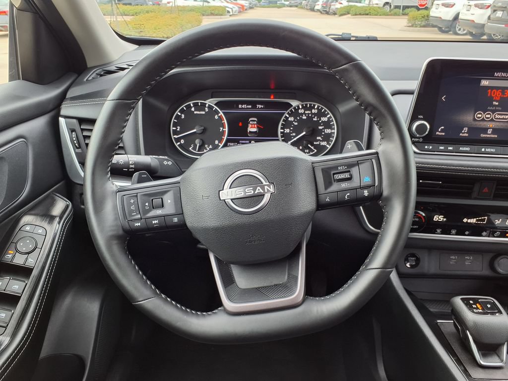 Used 2025 Nissan Rogue SV FWD image 35