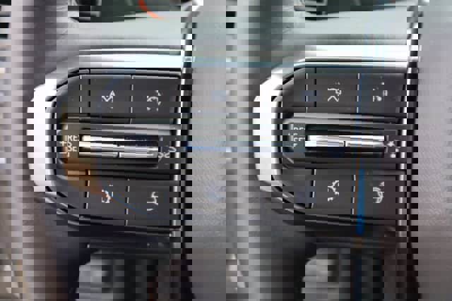 Used 2026 GMC Yukon AT4 Ultimate AWD/4WD image 14