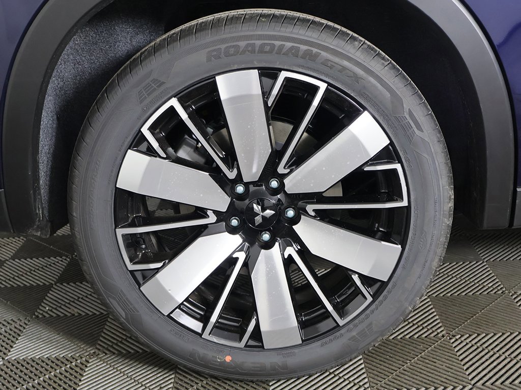 New 2026 Mitsubishi Outlander SE image 22