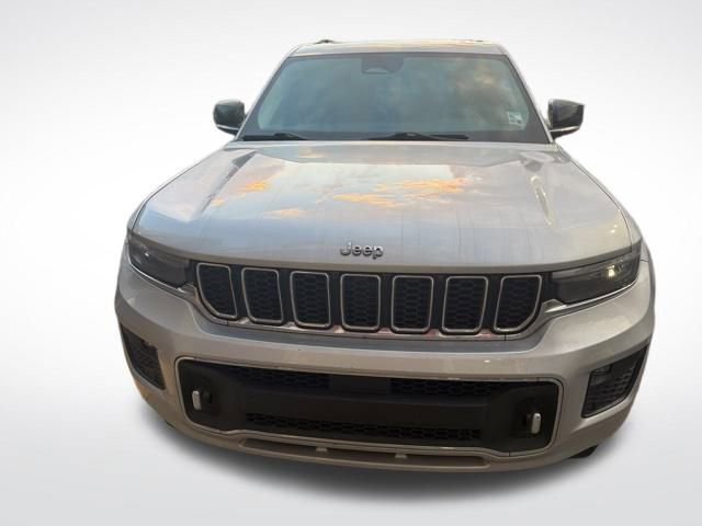 Used 2021 Jeep Grand Cherokee L Overland w/ Luxury Tech Group IV image 3