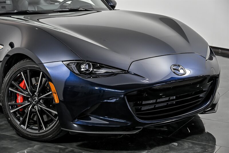 Used 2025 MAZDA MX-5 Miata Grand Touring w/ Weather Package RWD image 2