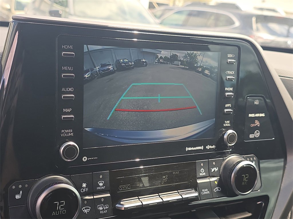Used 2021 Toyota Highlander XLE image 24