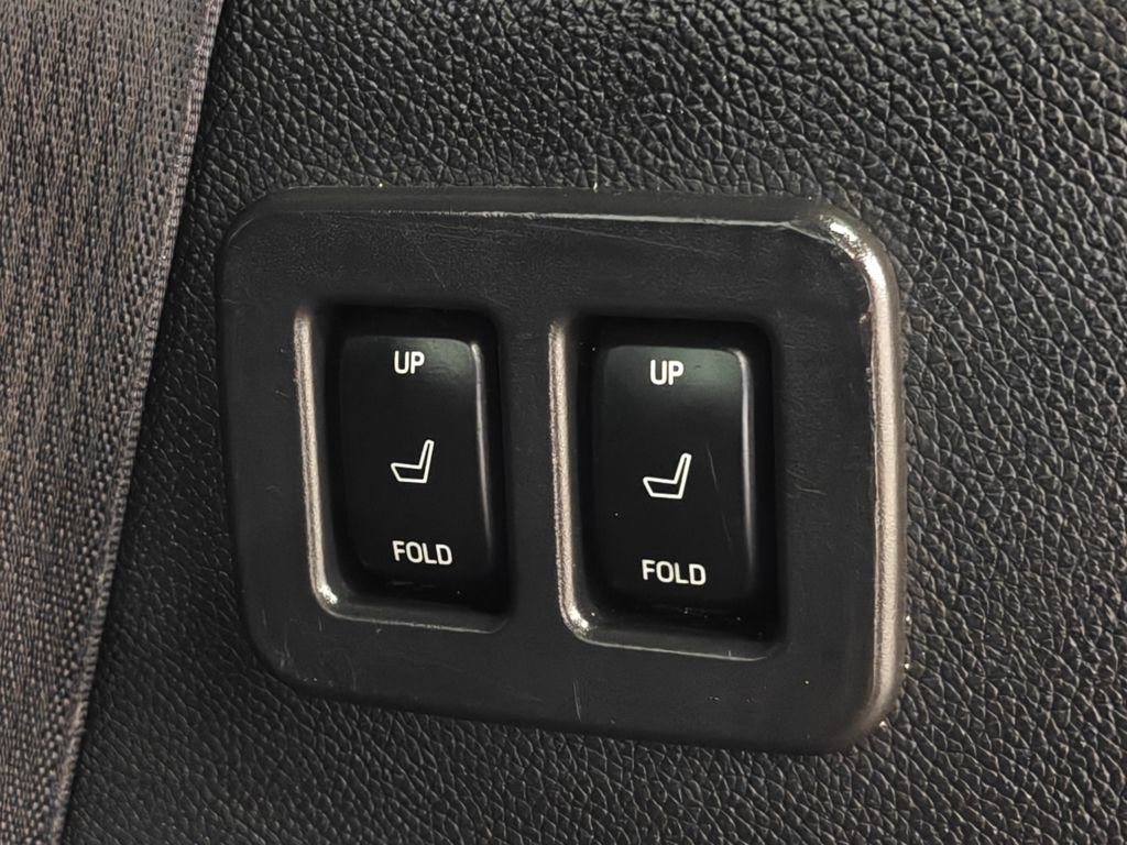 Used 2010 Ford Expedition Limited image 43