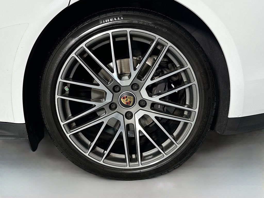 Certified 2023 Porsche Panamera 4 Platinum Edition AWD/4WD image 33