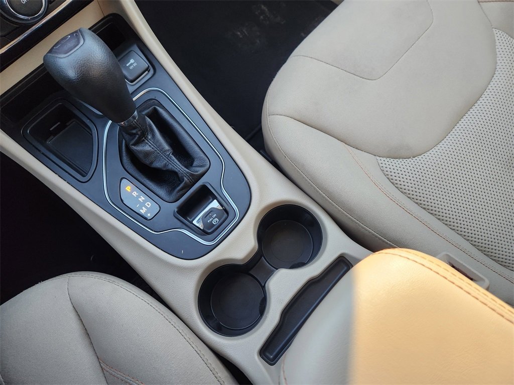 Used 2019 Jeep Cherokee Latitude w/ Popular Appearance Group image 21