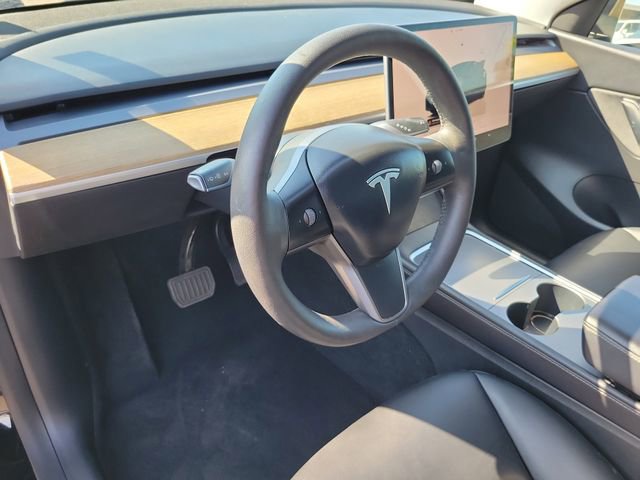 Used 2022 Tesla Model Y Long Range image 17