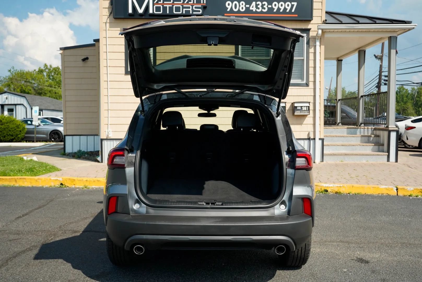 Used 2025 Ford Escape ST-Line AWD/4WD image 24