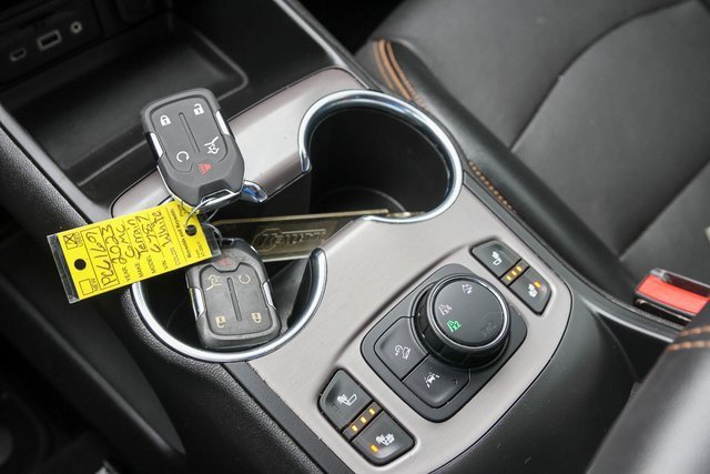 Used 2023 GMC Terrain AT4 image 23
