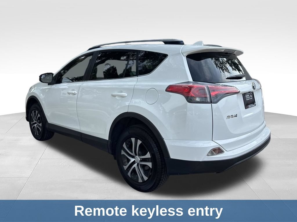 Used 2017 Toyota RAV4 LE FWD image 3
