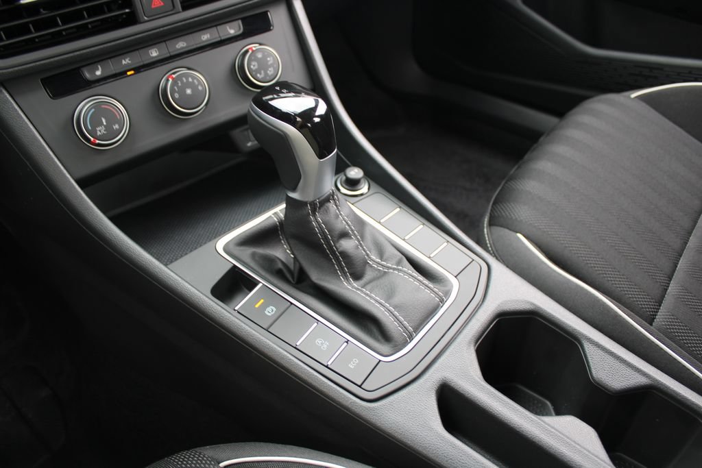 Certified 2024 Volkswagen Jetta Sport FWD image 17