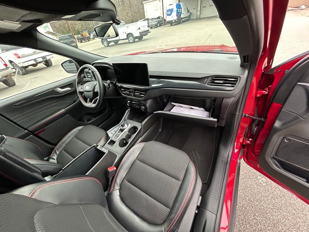 Used 2025 Ford Escape ST-Line Elite image 26