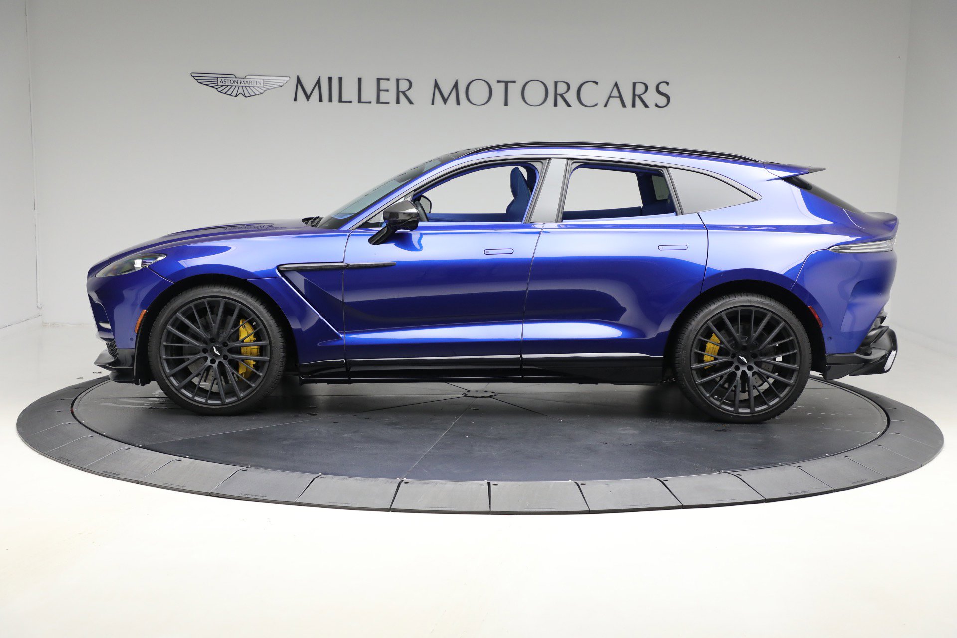 Used 2024 Aston Martin DBX 707 image 3