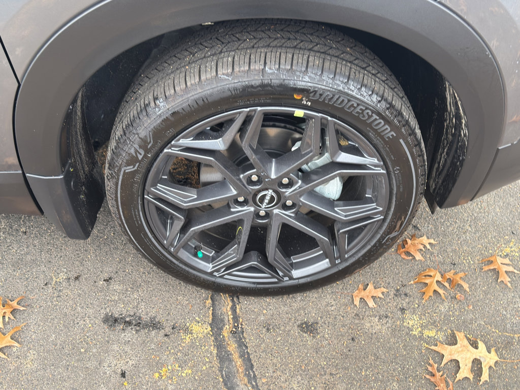 New 2026 Nissan Kicks SR w/ Cold Weather Package image 9