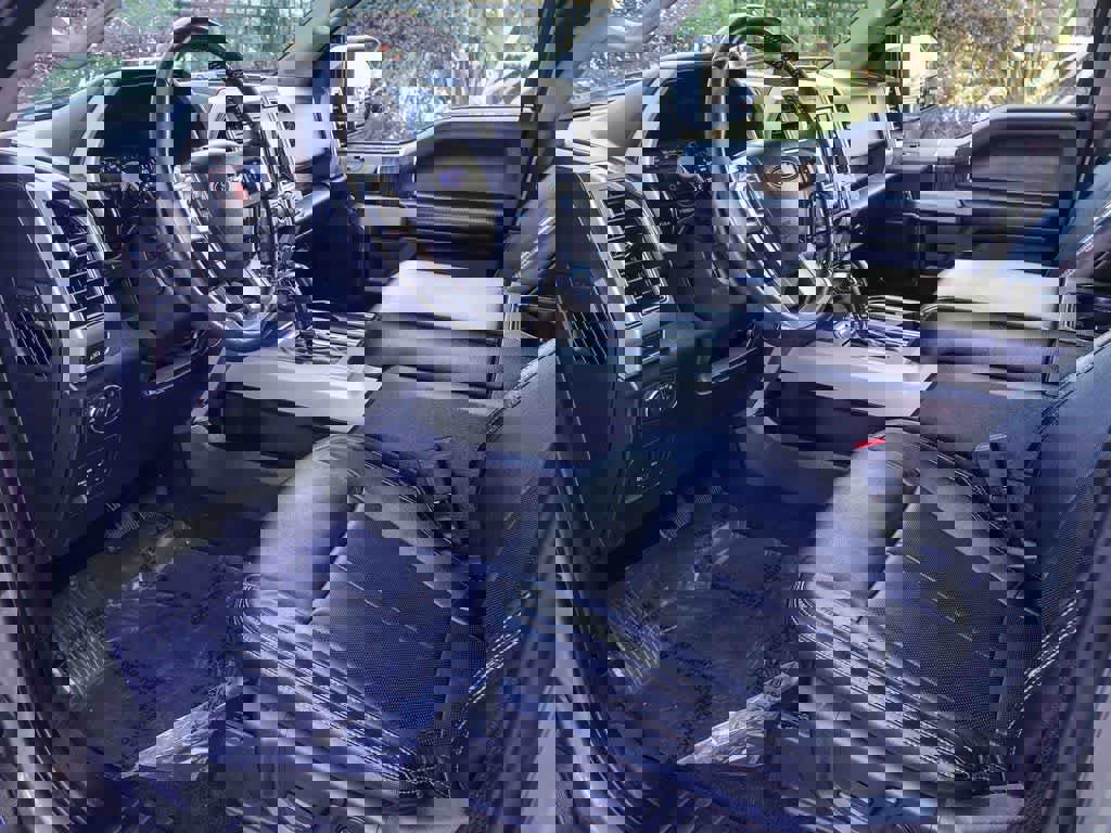 Used 2020 Ford F150 Lariat w/ Equipment Group 502A Luxury image 15