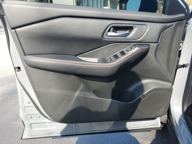 Certified 2025 Nissan Rogue SV image 15