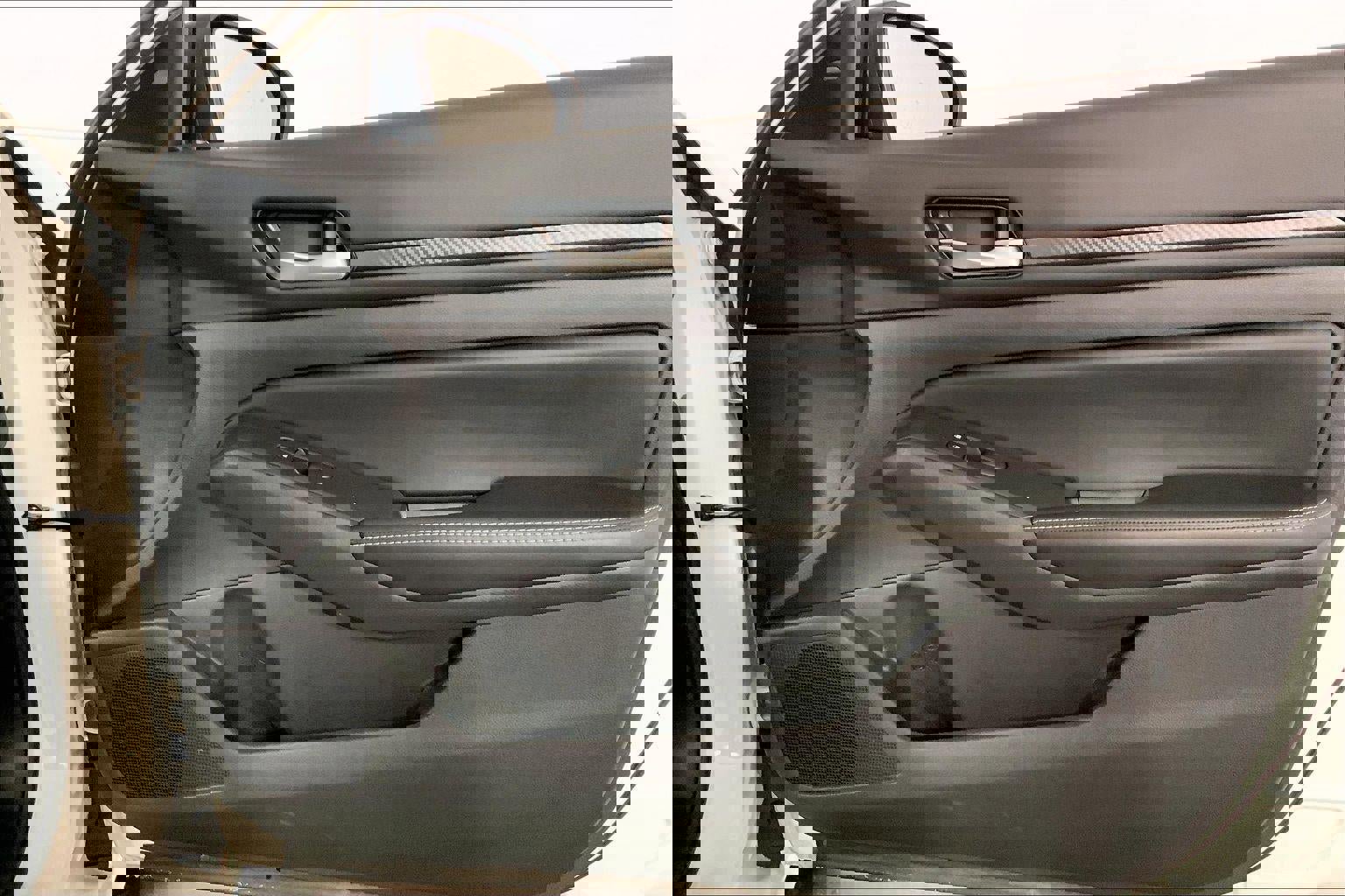 Used 2025 Nissan Altima 2.5 SV image 25