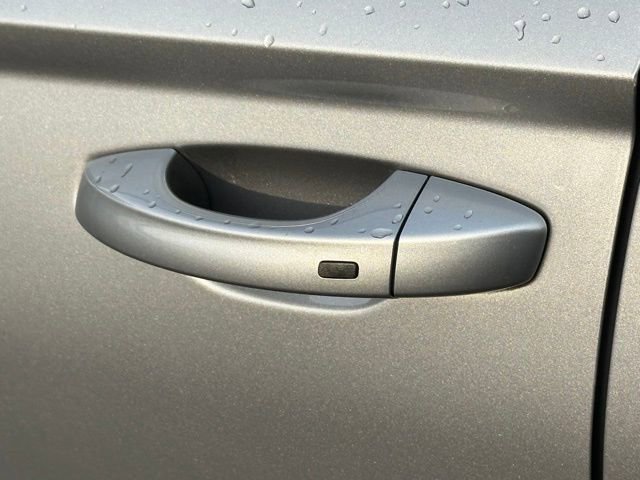 Certified 2023 Volkswagen Taos SE w/ Panoramic Sunroof Package image 11