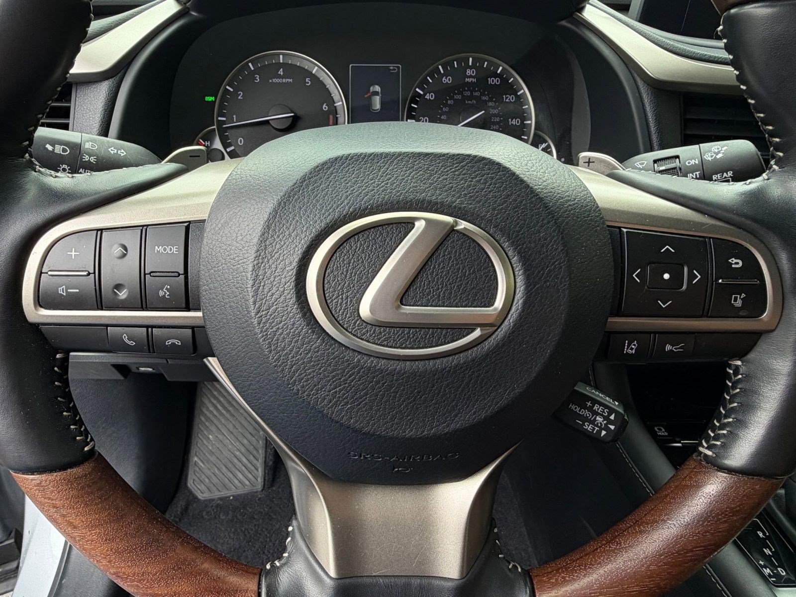 Certified 2022 Lexus RX 350L Premium w/ Premium Package AWD/4WD image 17