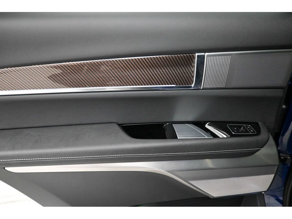 New 2026 Cadillac Vistiq Sport AWD/4WD image 10