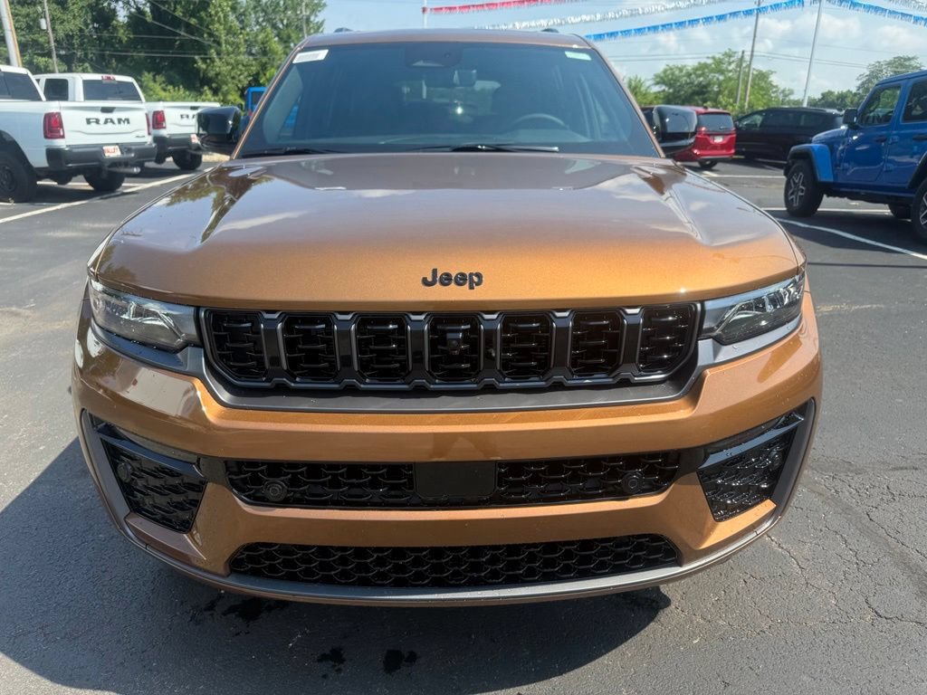 New 2026 Jeep Grand Cherokee L Limited AWD/4WD image 9
