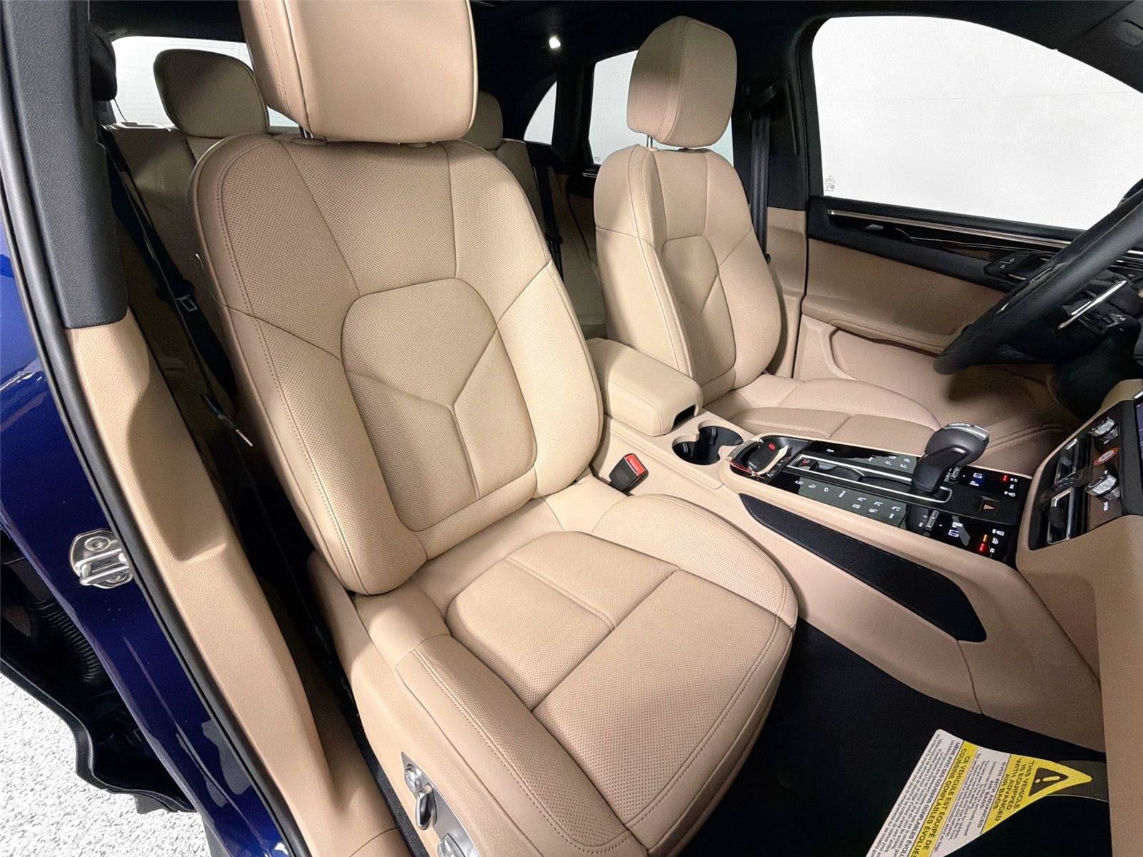 Certified 2026 Porsche Macan Turbo AWD/4WD image 28