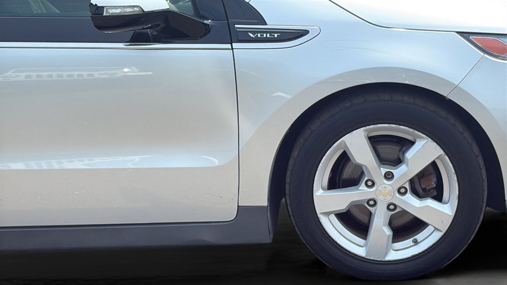 Used 2014 Chevrolet Volt w/ Enhanced Safety Package 1 FWD image 25