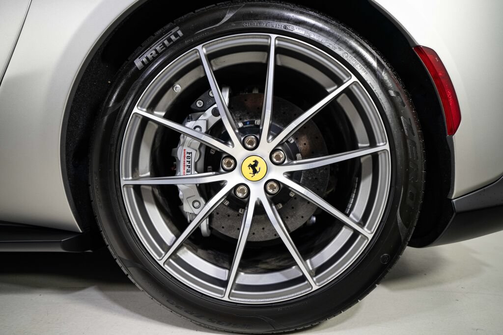 Certified 2022 Ferrari 812 GTS RWD image 15