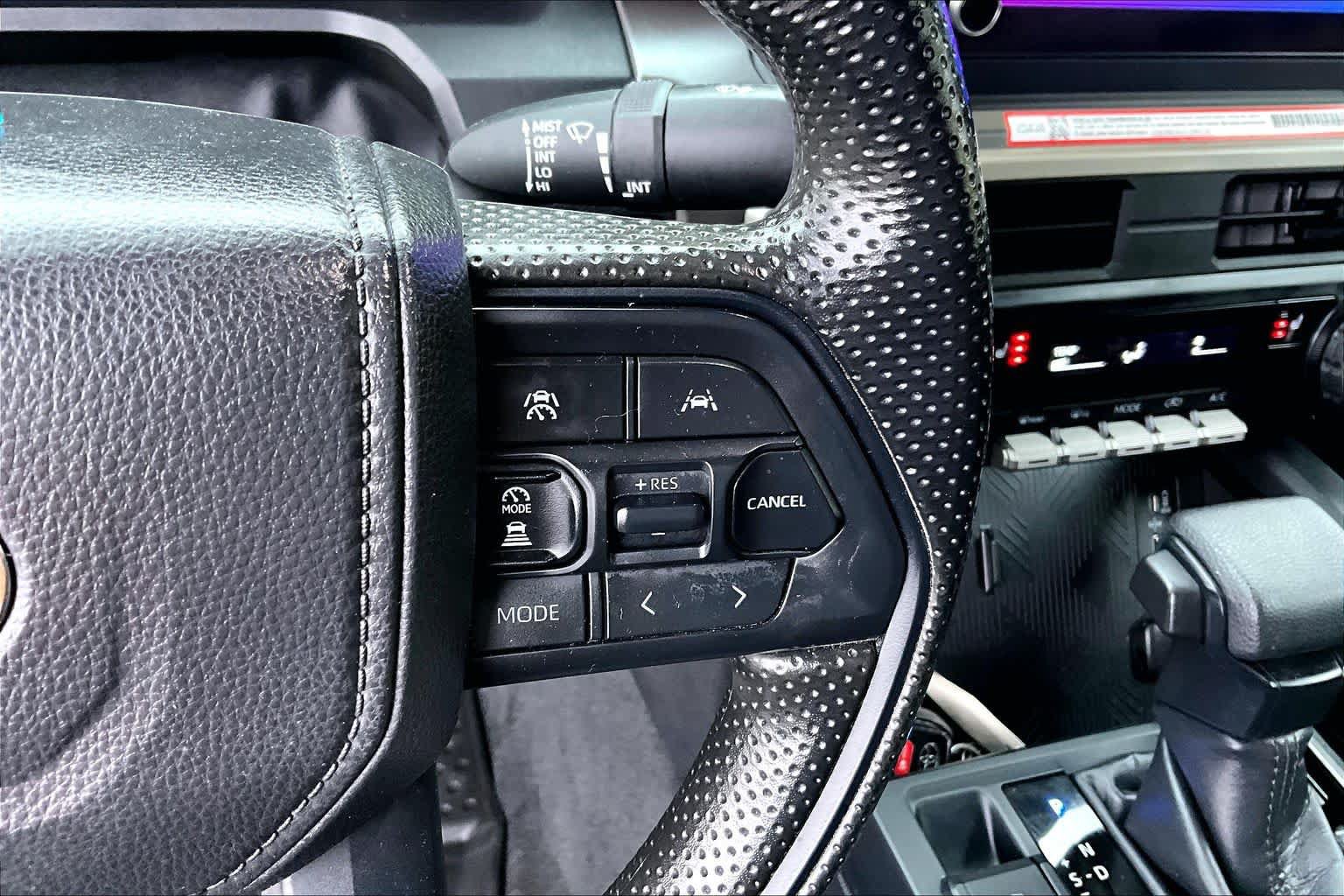 Certified 2025 Toyota Tacoma SR5 AWD/4WD image 23