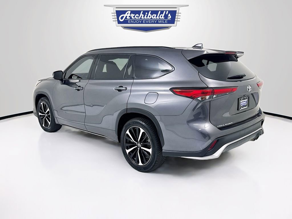 Used 2022 Toyota Highlander XSE AWD/4WD image 5