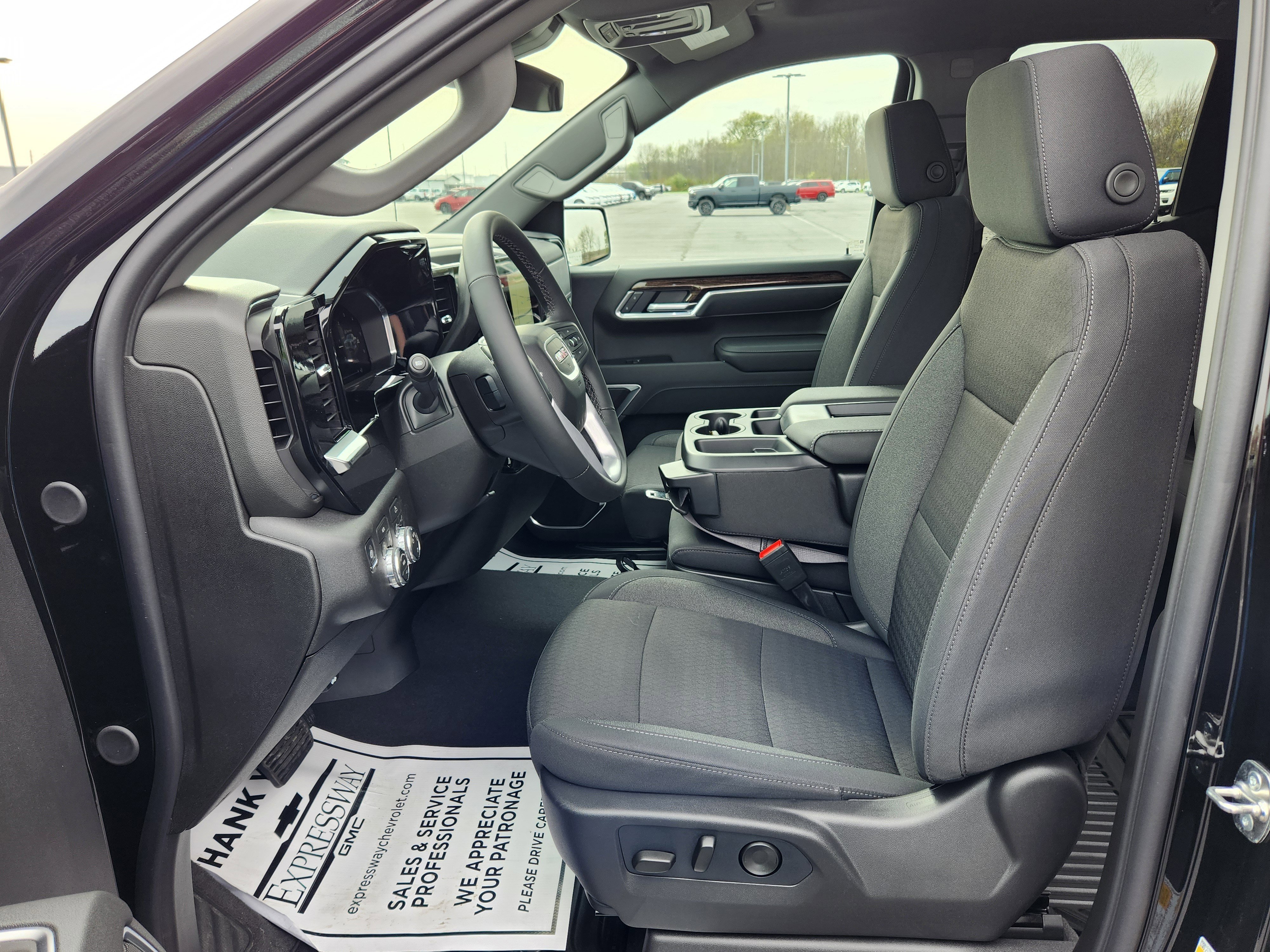 New 2026 GMC Sierra 1500 SLE image 9