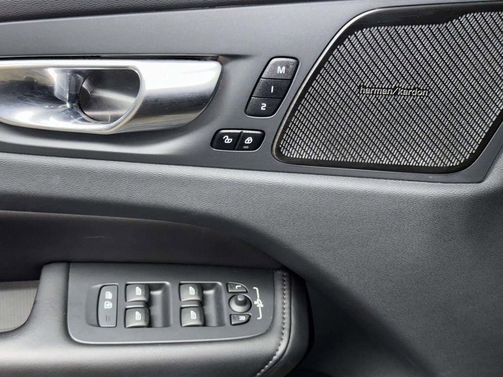 Used 2023 Volvo XC60 T8 Plus w/ Climate Package image 21