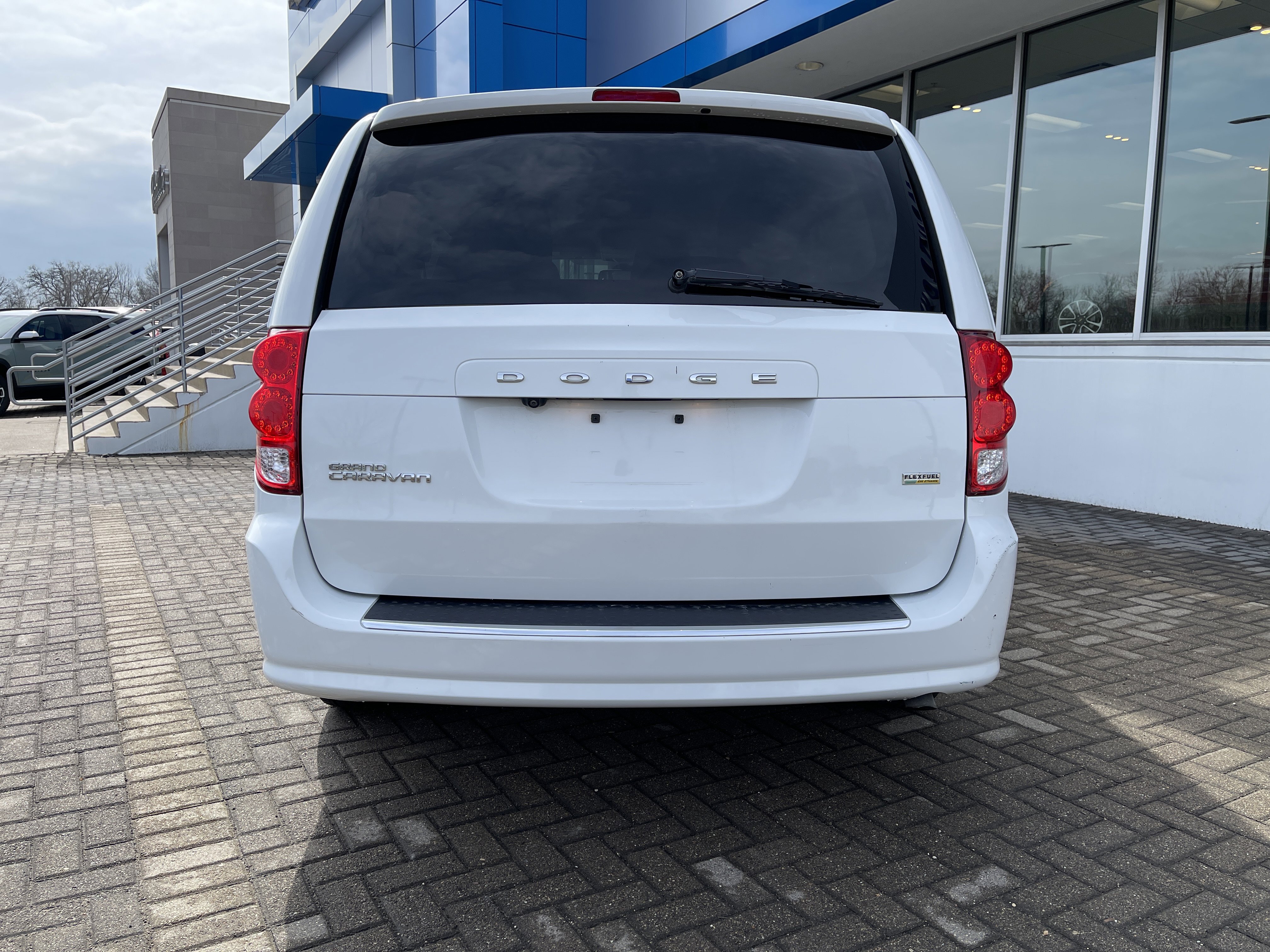 Used 2019 Dodge Grand Caravan SE image 4