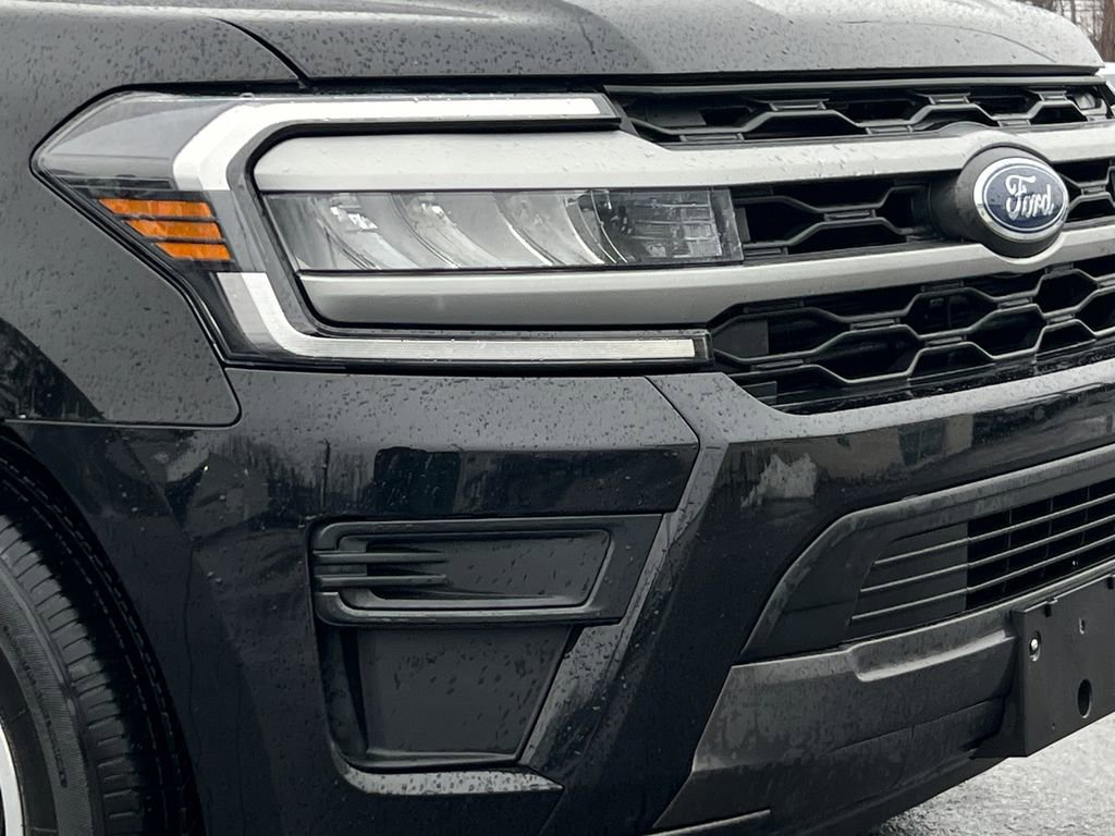 Used 2024 Ford Expedition Max XLT image 7