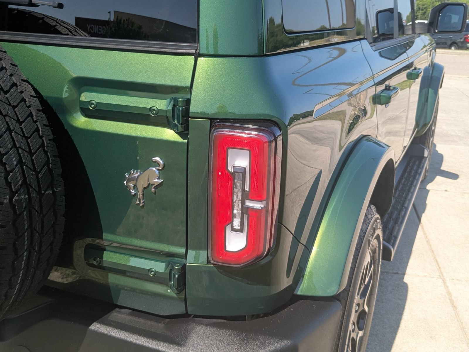 Used 2025 Ford Bronco Outer Banks AWD/4WD image 36