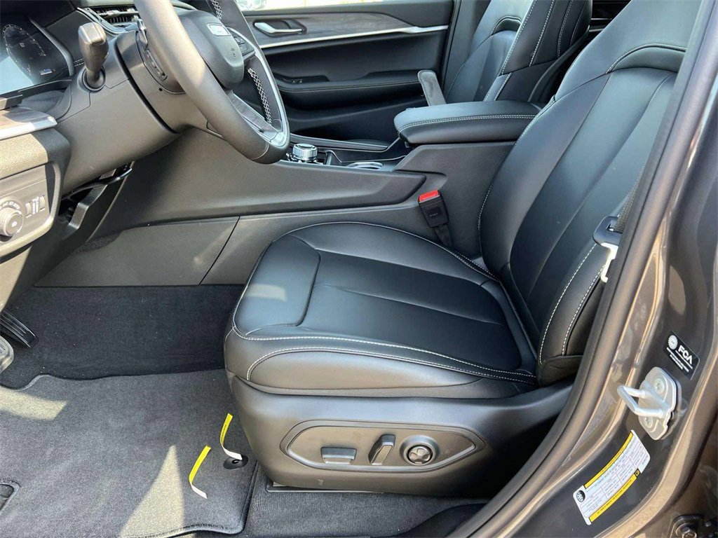 New 2025 Jeep Grand Cherokee Limited image 10